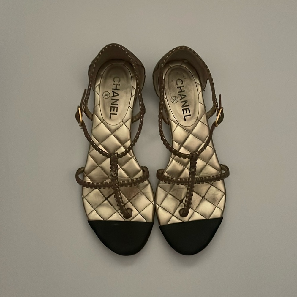 Chanel Shoes Authentic Chanel Entre Doigts Color: Black/Gold, woman size 7.5